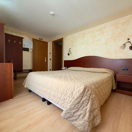 Hotel Dama Bianca Valtournenche Ngoại thất bức ảnh