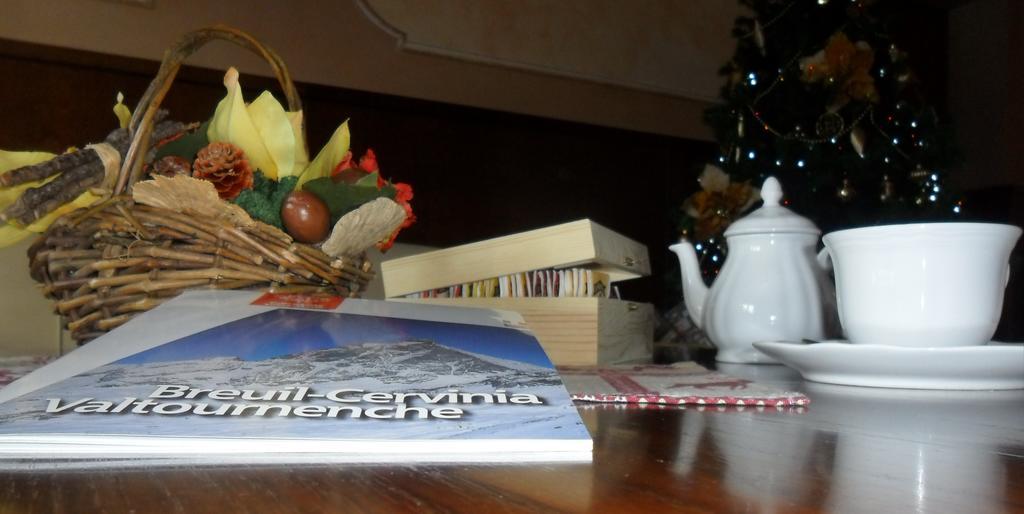 Hotel Dama Bianca Valtournenche Ngoại thất bức ảnh