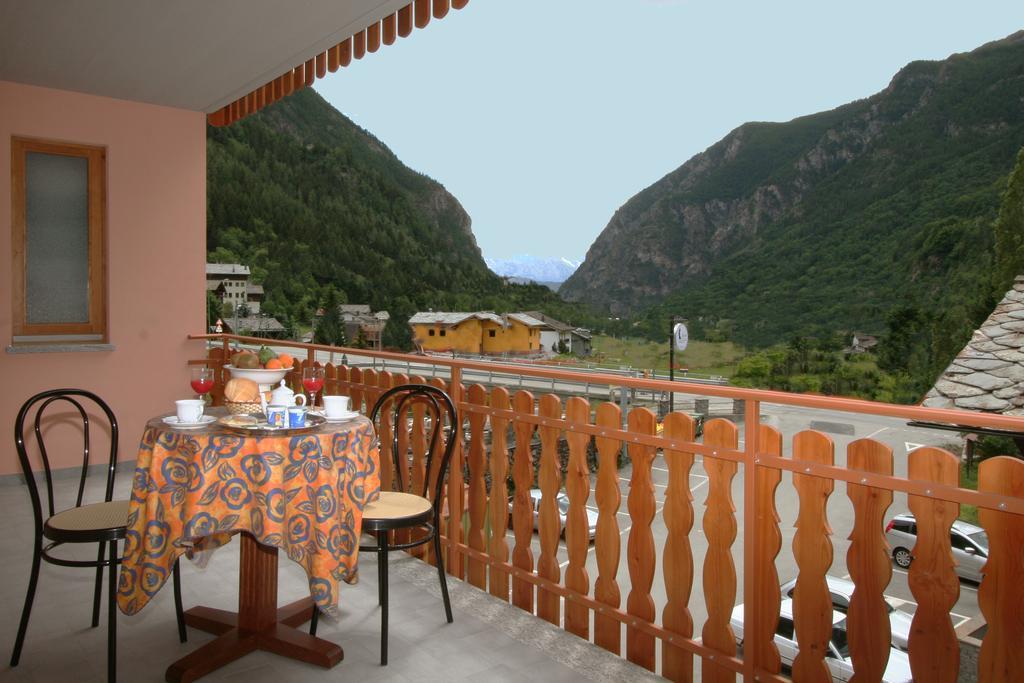 Hotel Dama Bianca Valtournenche Phòng bức ảnh