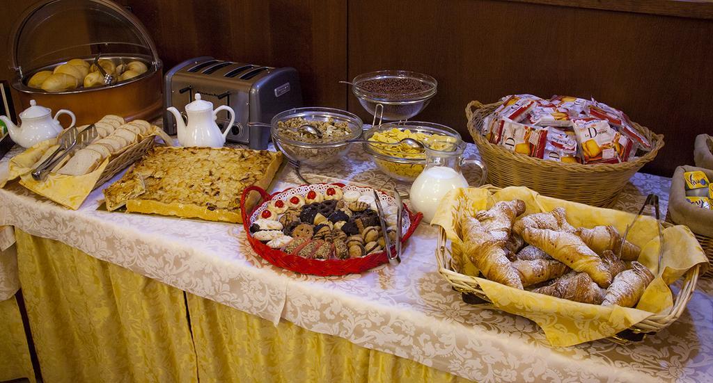 Hotel Dama Bianca Valtournenche Ngoại thất bức ảnh