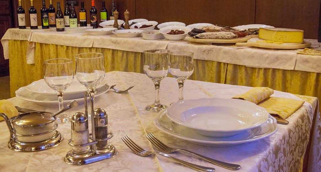 Hotel Dama Bianca Valtournenche Ngoại thất bức ảnh