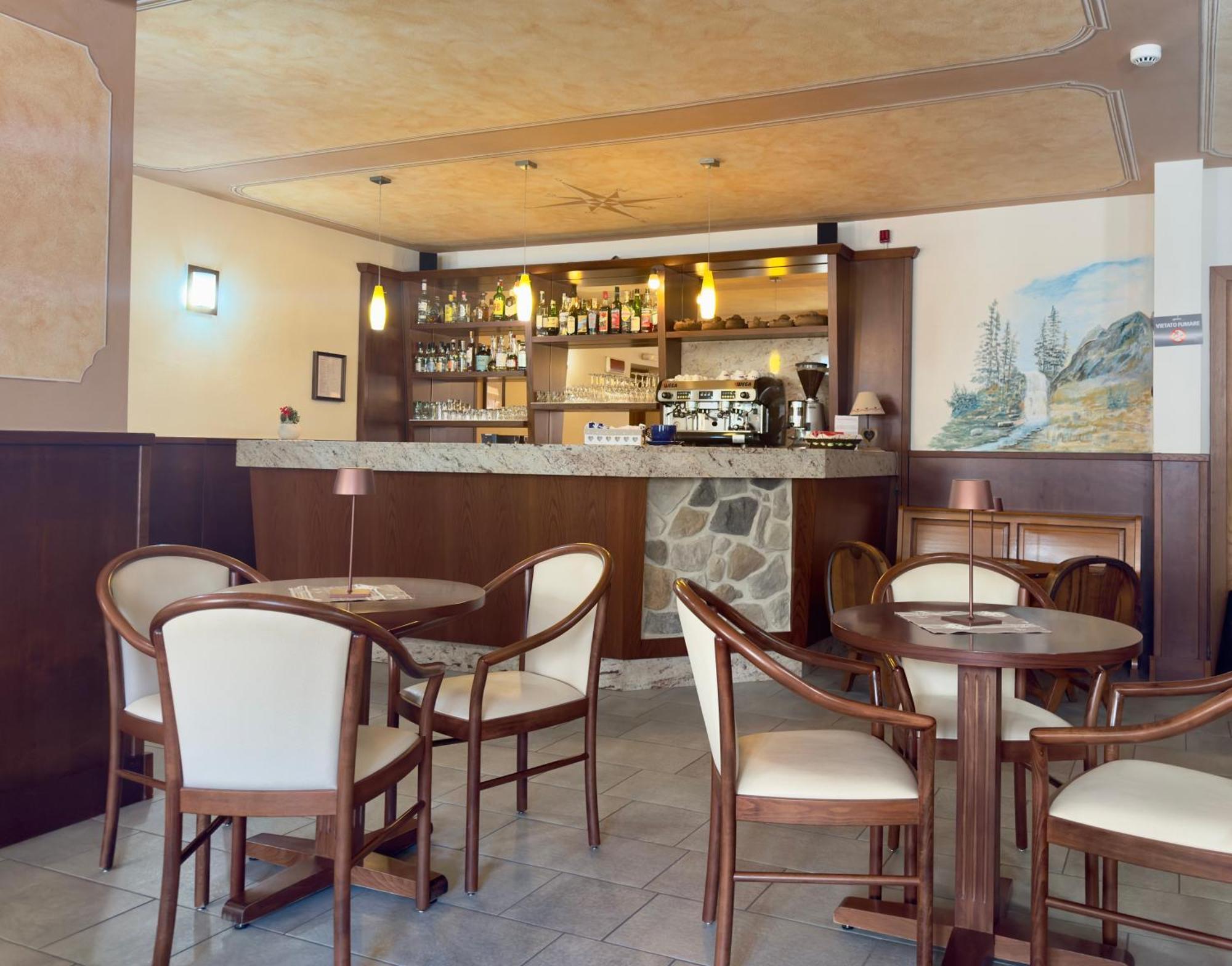 Hotel Dama Bianca Valtournenche Ngoại thất bức ảnh