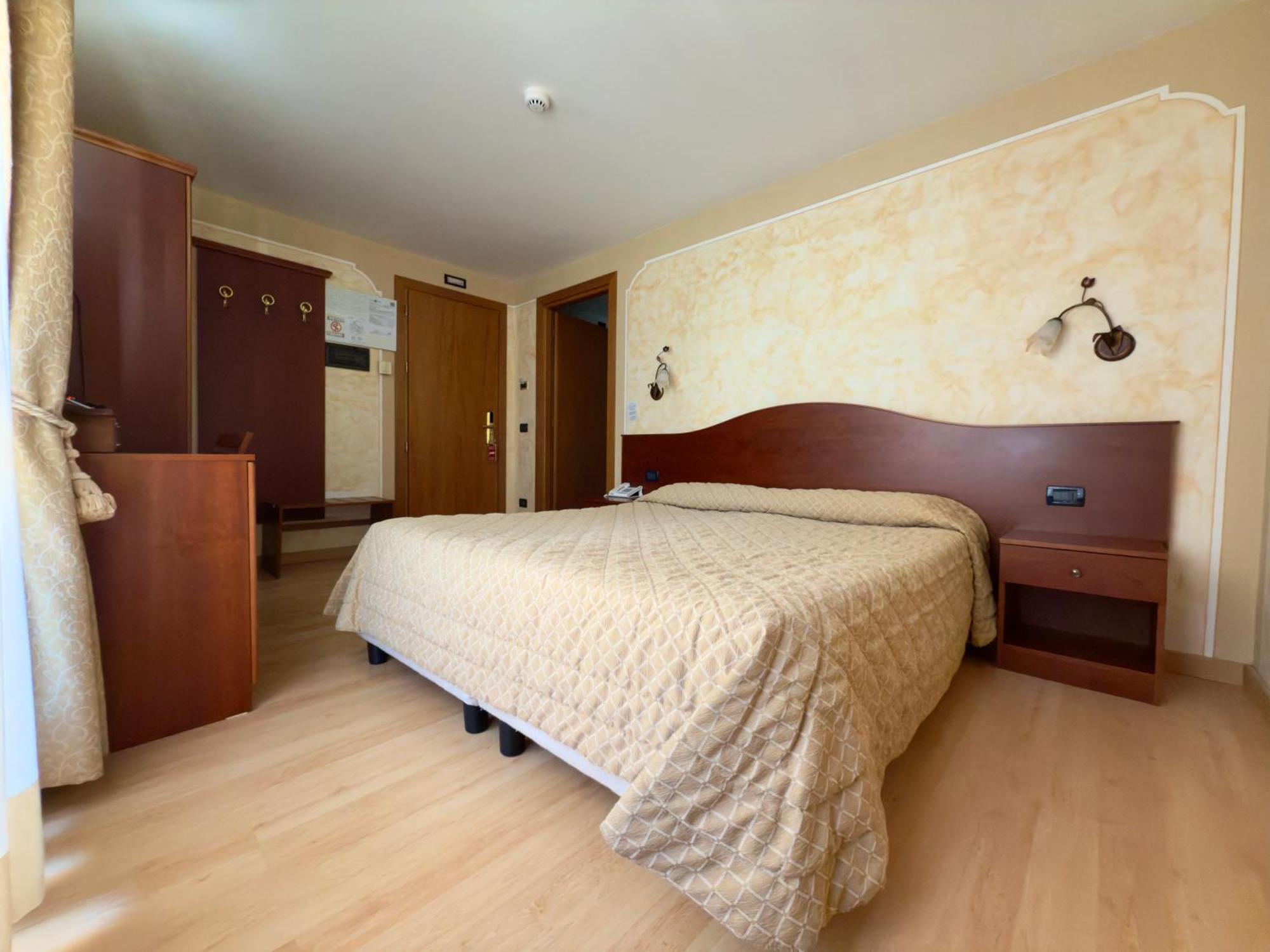 Hotel Dama Bianca Valtournenche Ngoại thất bức ảnh